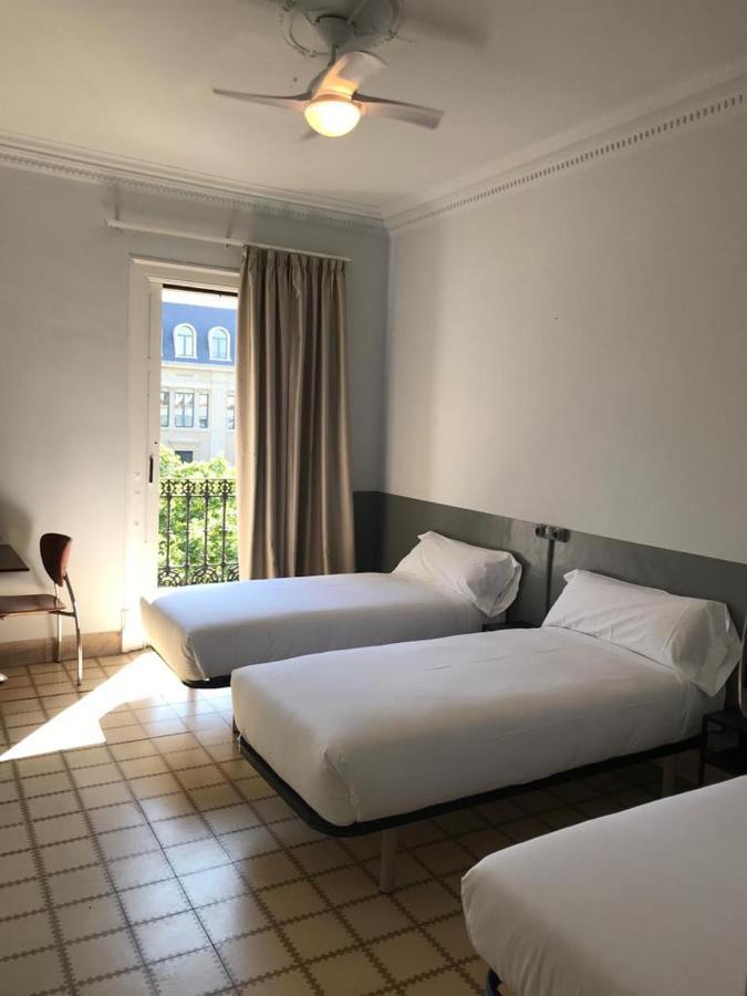 Budget Triple Room with Shared Bathroom,1246767472:JPEG