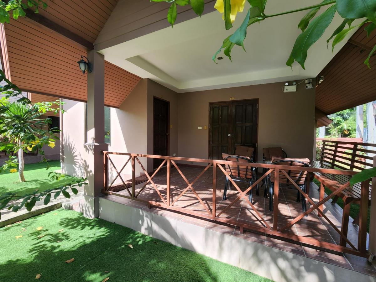 Two-Bedroom Bungalow with no connecting door (4 Adults)