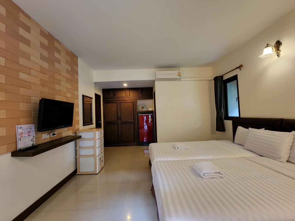 Two-Bedroom Bungalow no connecting door