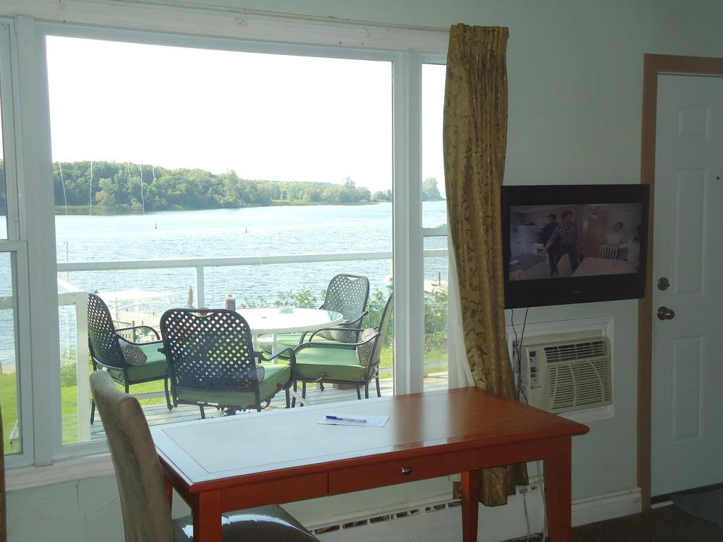King Room Lake View,511421700:JPEG