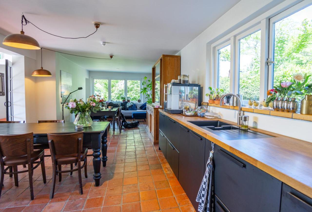Zweibettzimmer mit Gartenblick