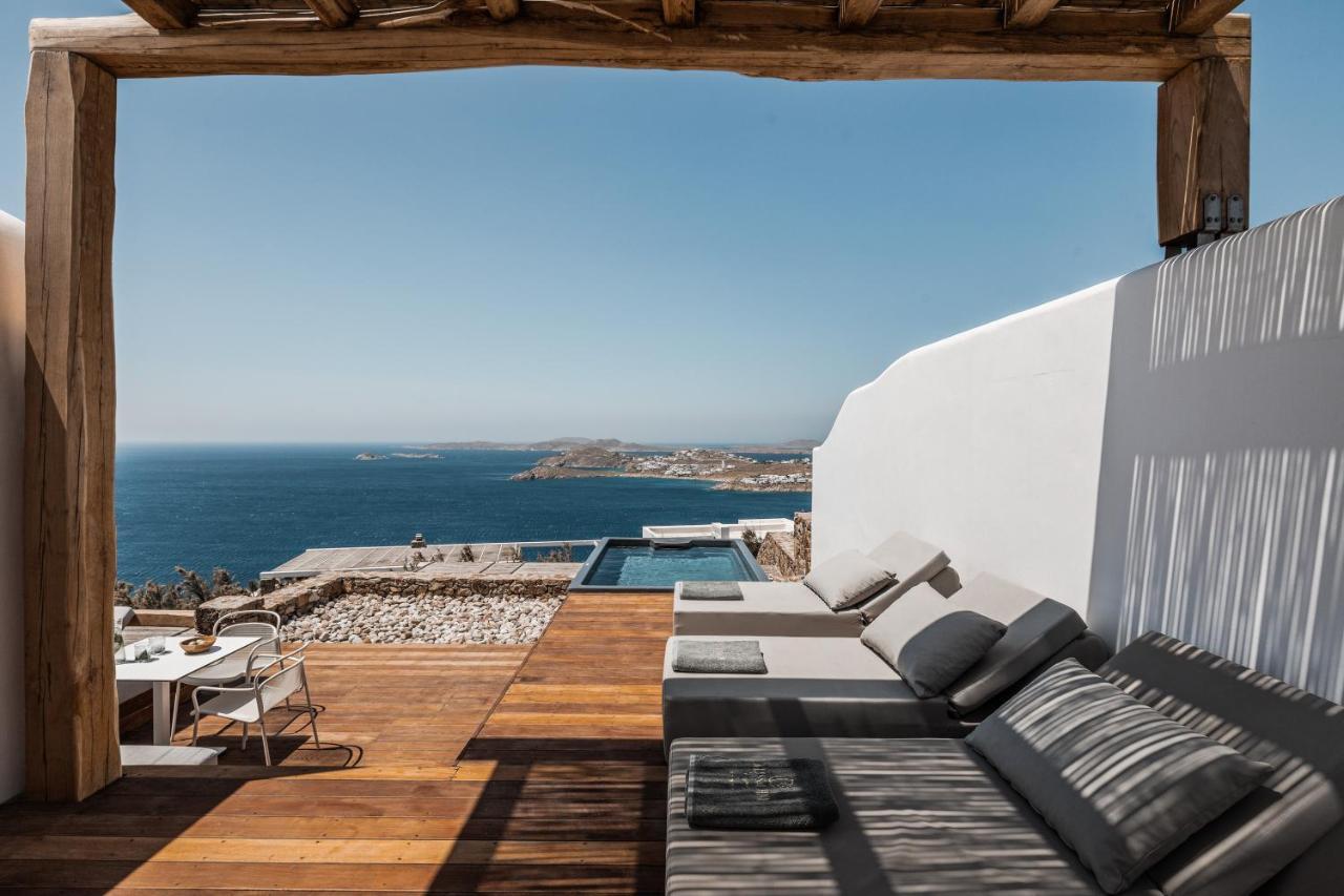 Executive Suite with Private Jacuzzi & Sea View