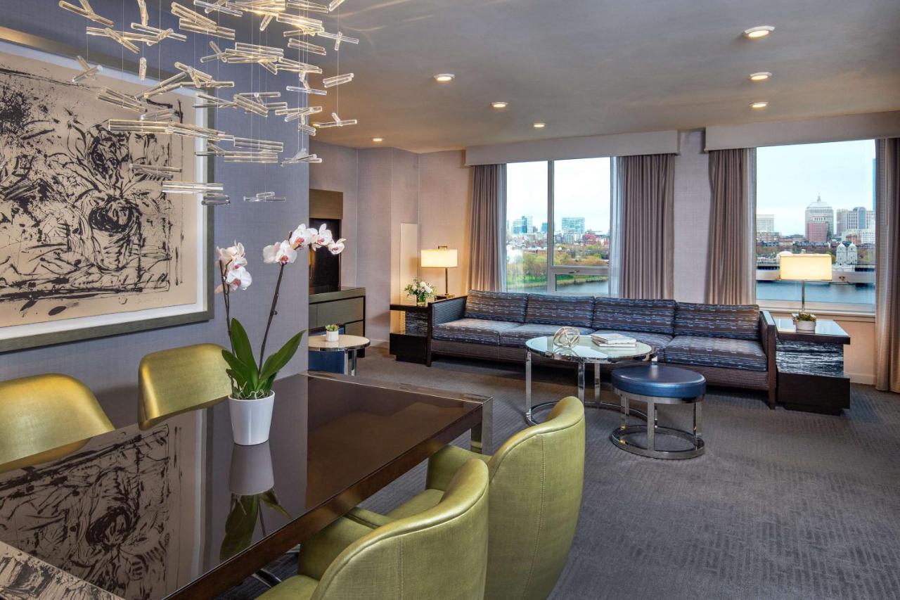 One Bedroom Suite - King - River View - West Tower