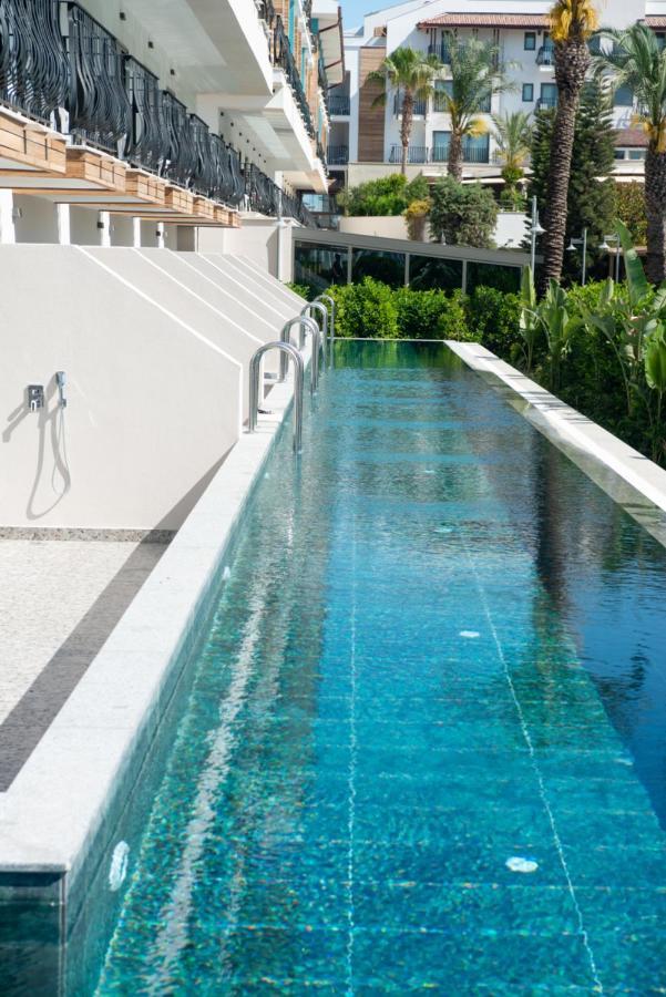 Deluxe Double or Twin Room with Pool Access,1247678674:JPEG