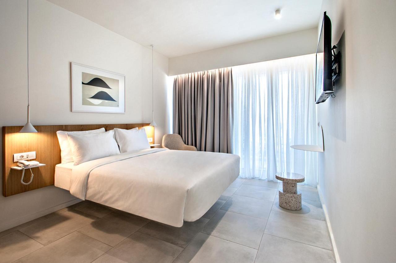 Standard Room - Pool View - Terrace