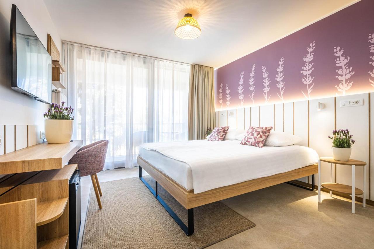 Double Room,1249192846:JPEG