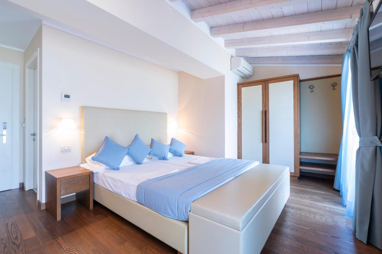 Standard Double Room with Street View
