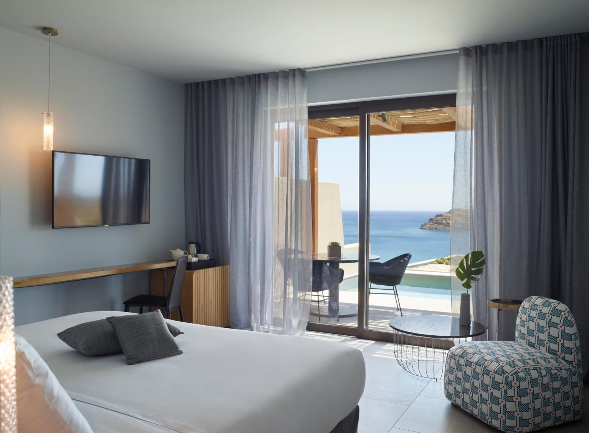 Superior Room with Private Pool Sea View