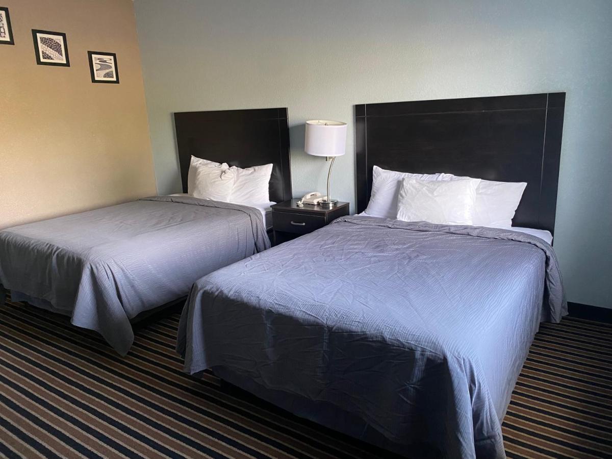 Queen Room with Two Queen Beds - Non-Smoking