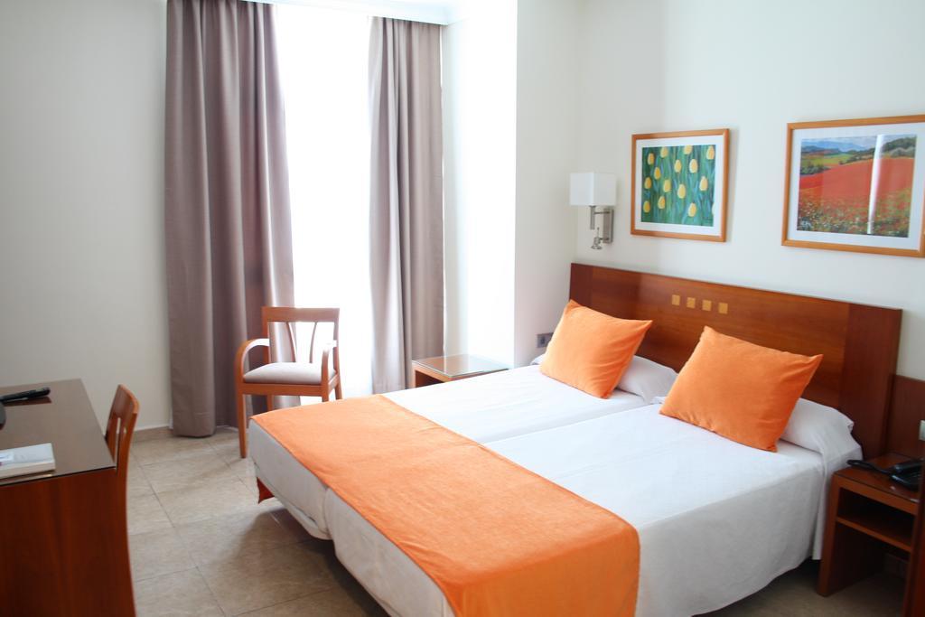 Standard Single Room,1207440520:JPEG