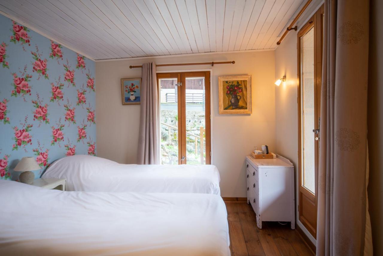 Double or Twin Room with Private Bathroom