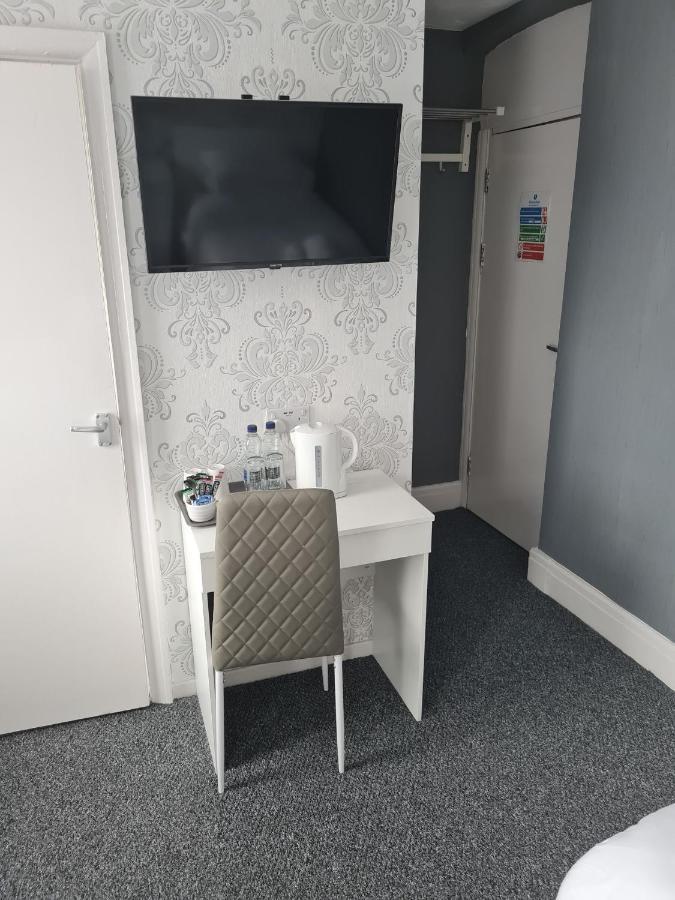 Quarto com 2 Camas de Solteiro e Vista do Mar