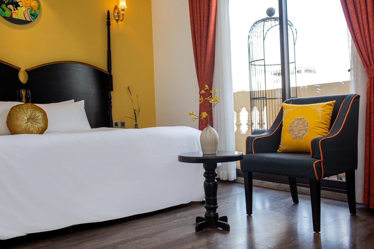 Suite có giường cỡ King với ban công