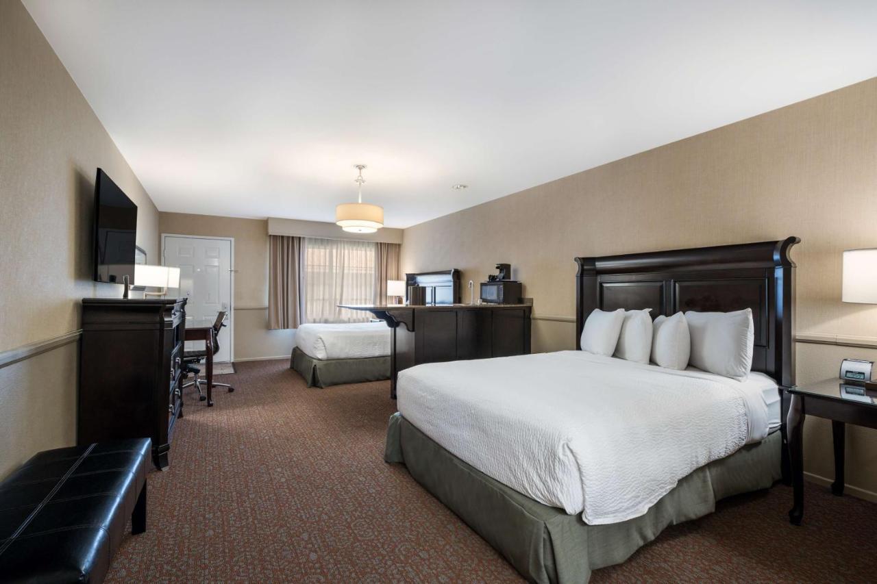 Queen Room with Two Queen Beds - Non-Smoking
