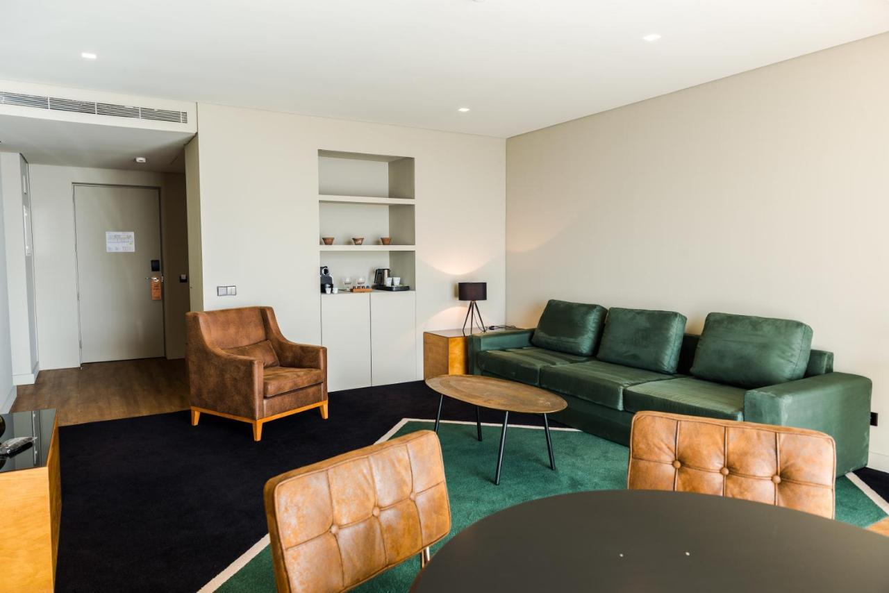 Suite with Sea View,1441664026:JPEG