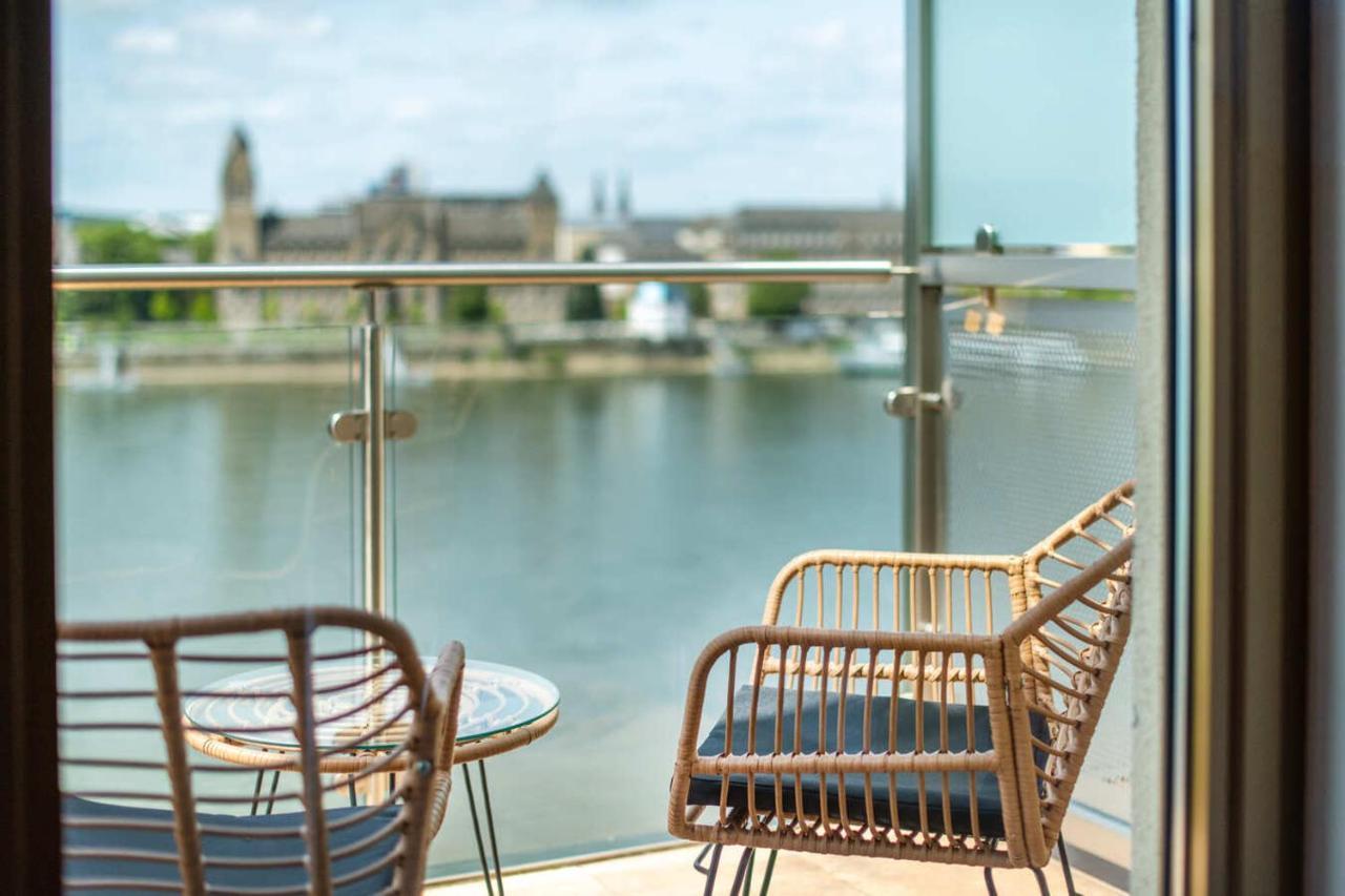 Deluxe Double Room with Balcony and River View