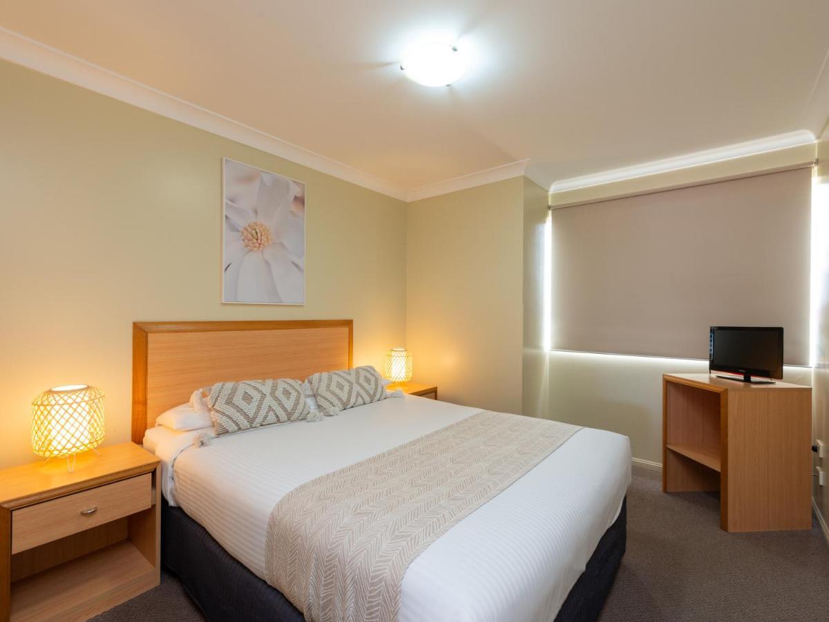 Two-Bedroom Apartment with Two Queen Beds