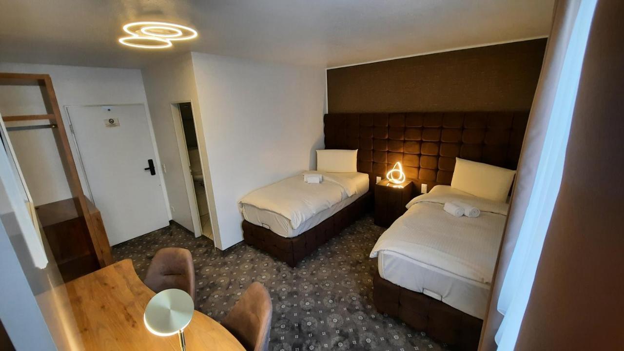Deluxe Twin Room,1243228687:JPEG