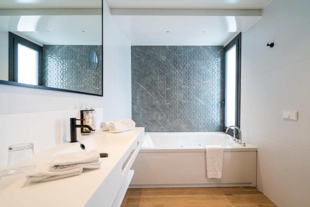Chambre Double avec Jacuzzi Intérieur et Balcon
