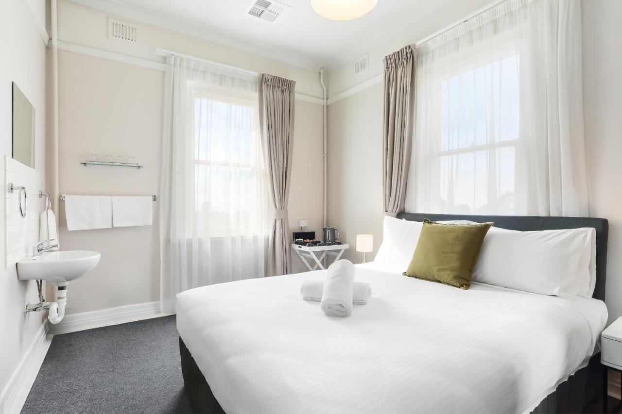 Queen Room with Private Bathroom