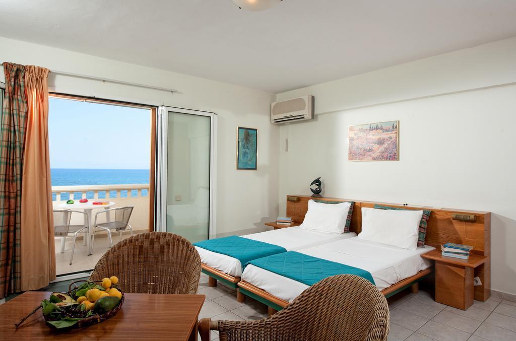 Studio with Sea View