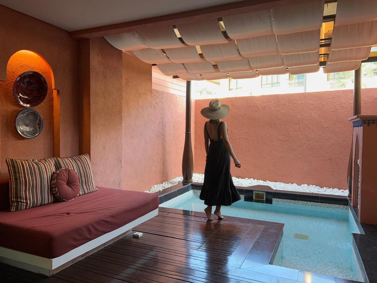 Fountain Pool Family Suite