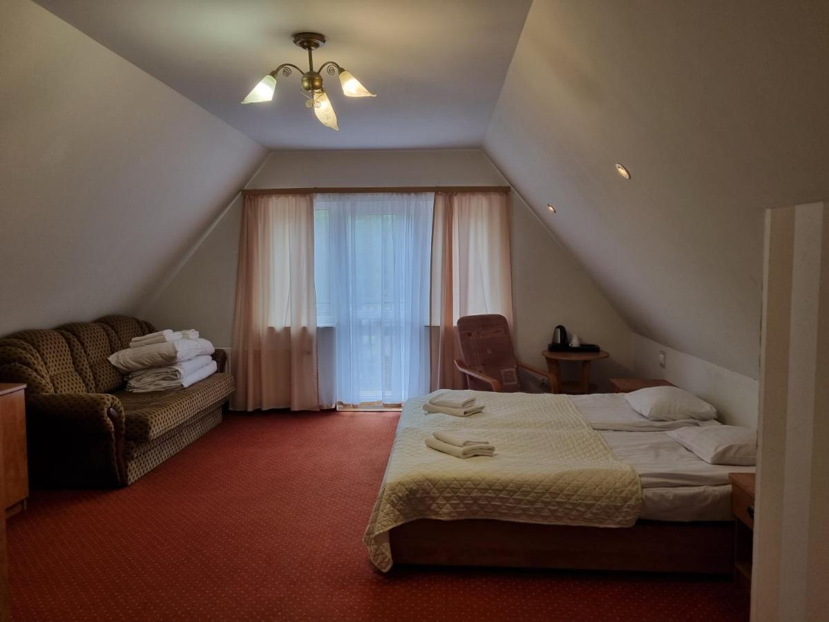 Vierbettzimmer mit Balkon