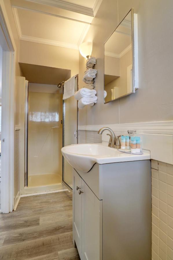Limited View King Bed - 1st or 2nd floor