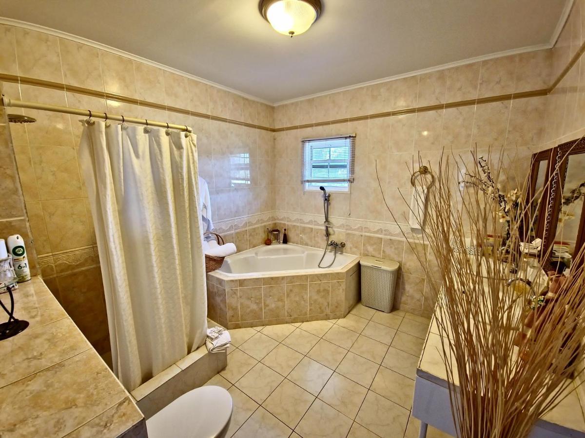 Adonai Suite