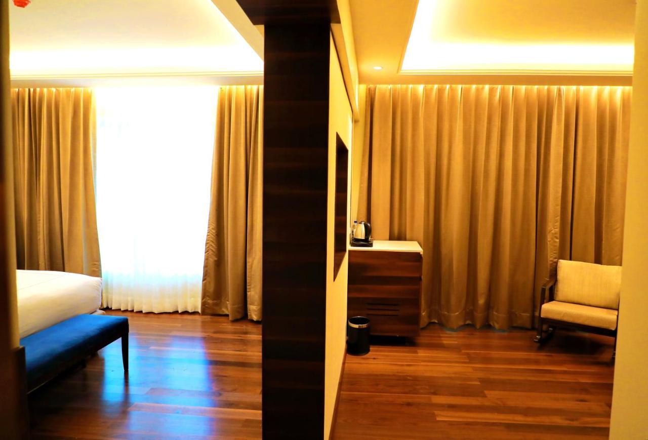 Luxury King Room