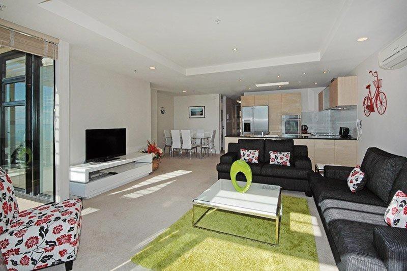 Deluxe Three-Bedroom Apartment