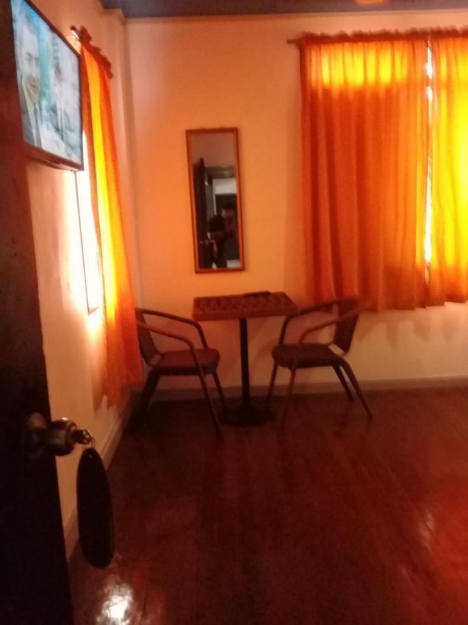 Deluxe Room,1260092542:JPEG