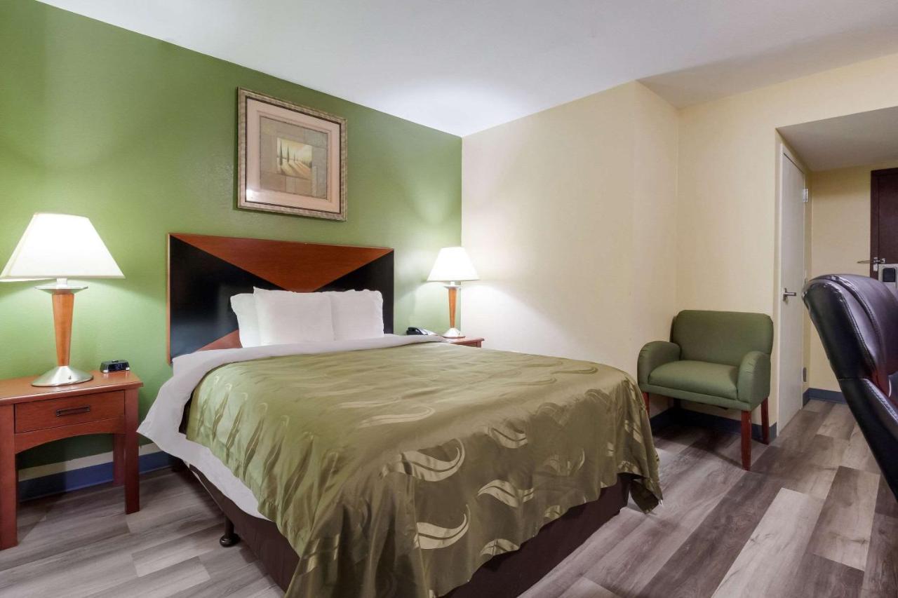 Queen Room - Disability Access/Non-Smoking