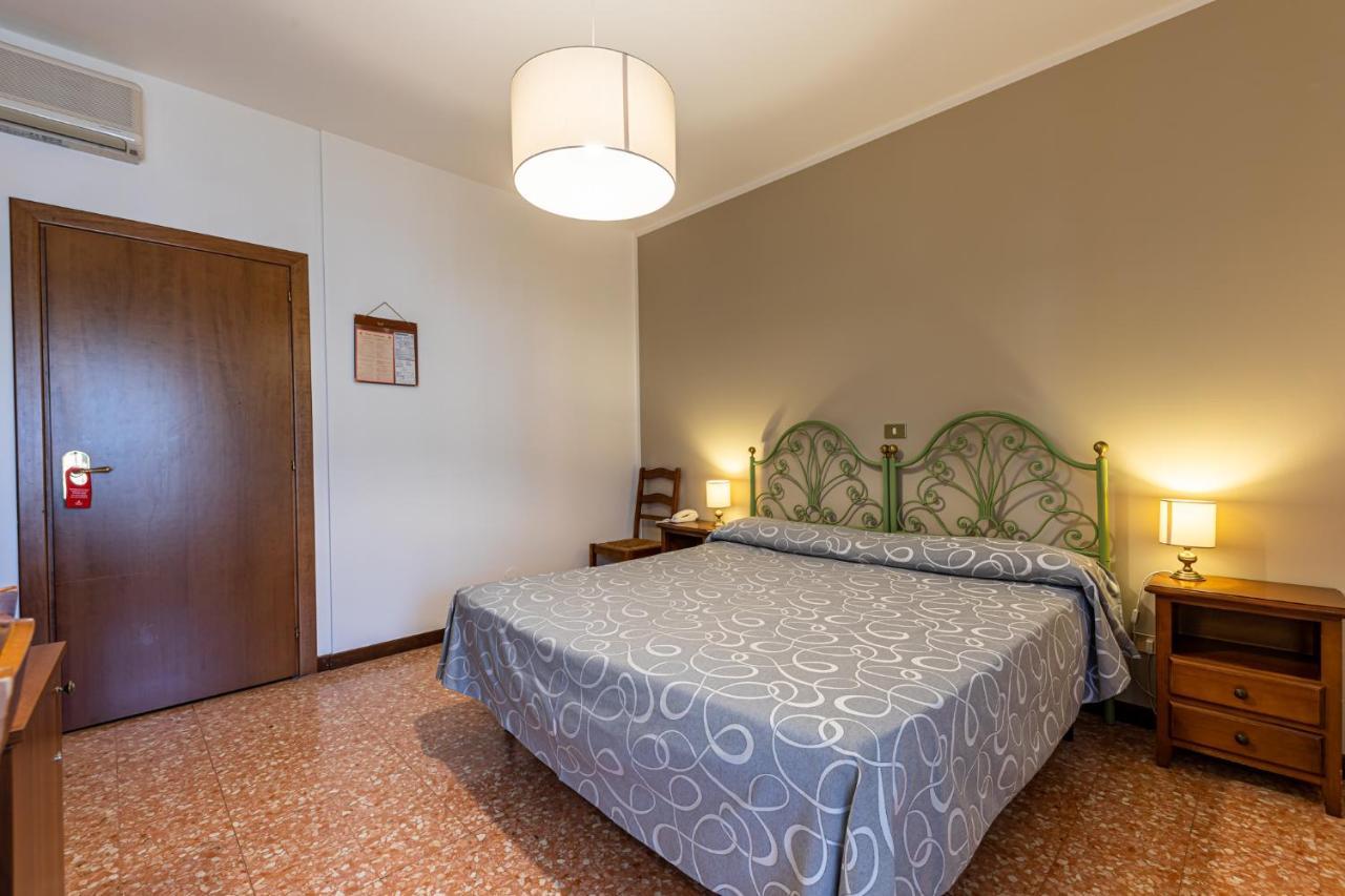 Standard Double or Twin Room with Balcony,1227584660:JPEG