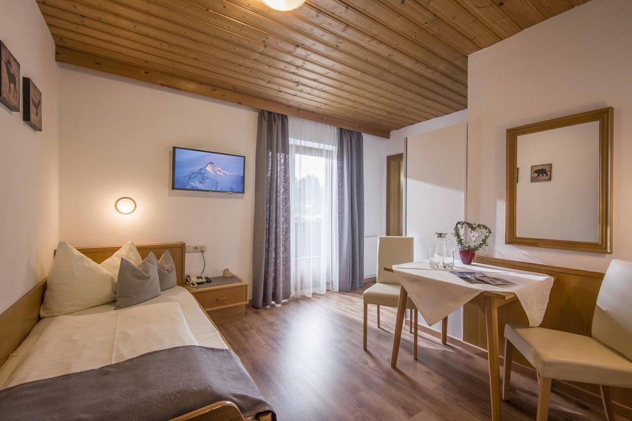 Einzelzimmer mit Balkon