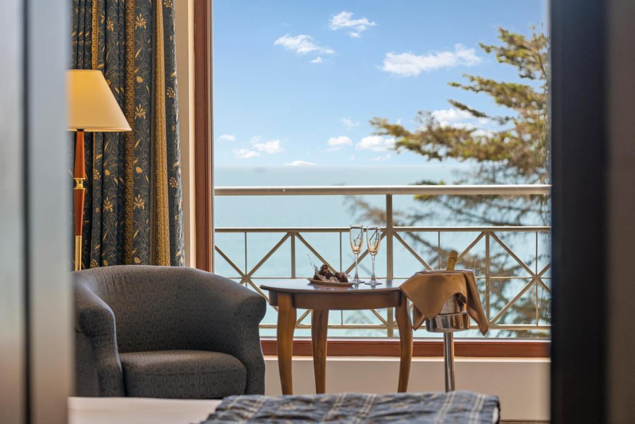 Family Room with Sea View