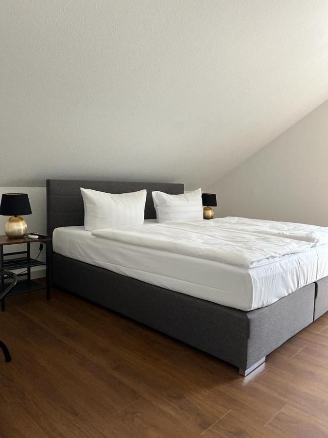 Family Studio,1261215475:JPEG