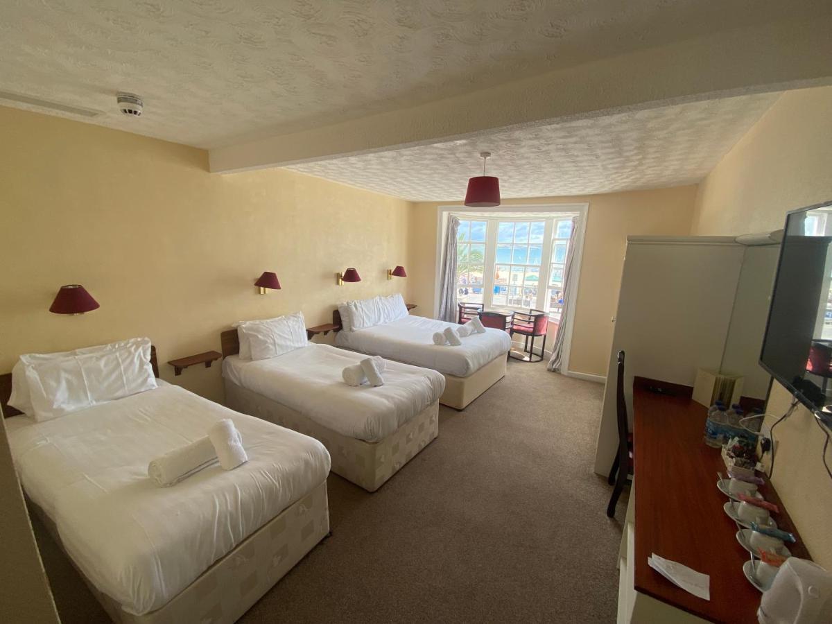 Family Room with Sea View (4 People)
