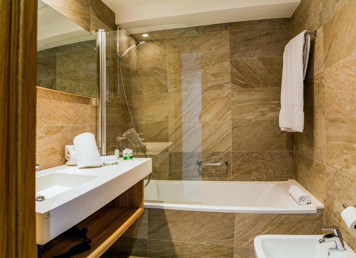 Chambre Double avec Lit d'Appoint