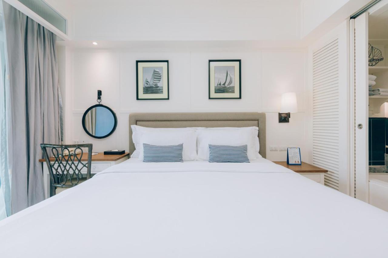 Deluxe Double Room with Pool View