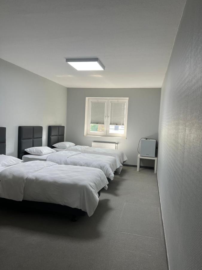 Vierbettzimmer mit eigenem Bad