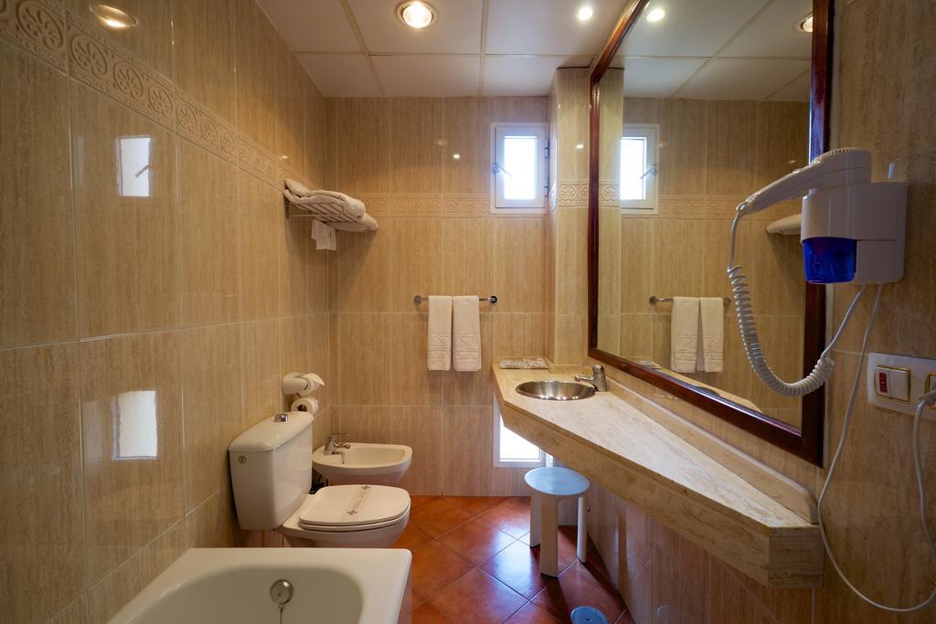 Twin Room with Sea View