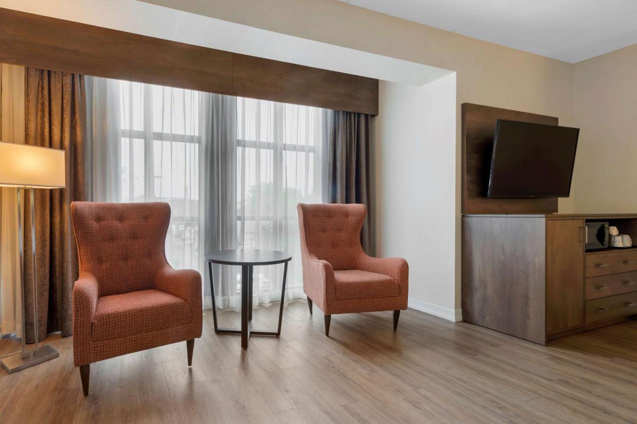 King Suite Sofa Bed Park View Non-Smoking