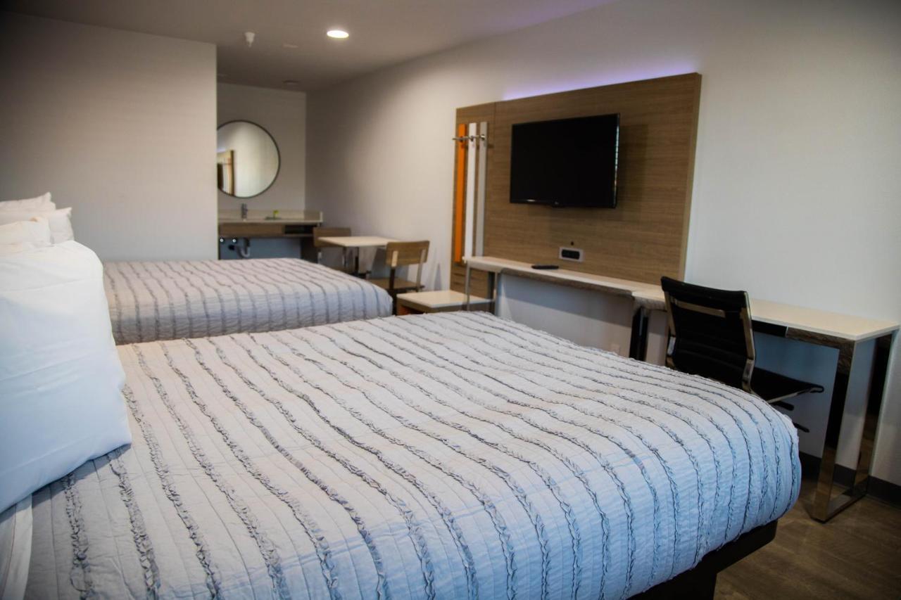 Standard Queen Room with Two Queen Beds