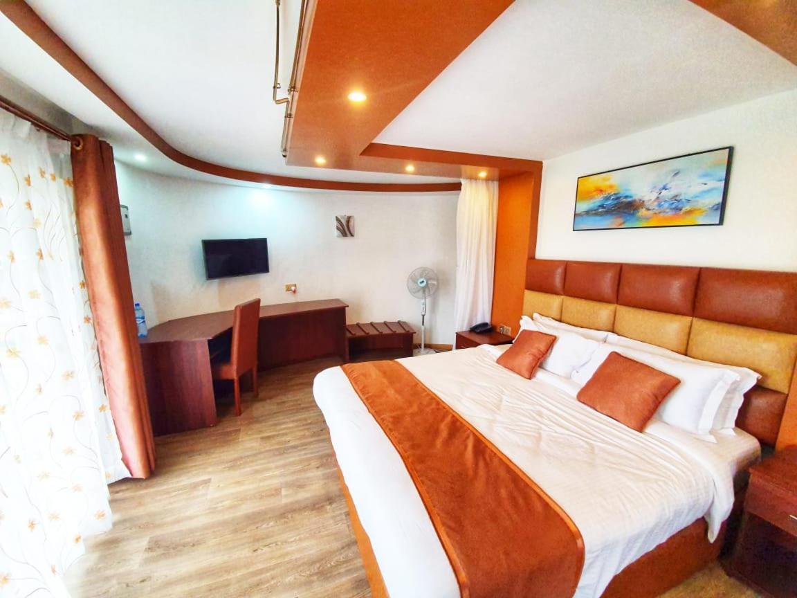 Deluxe King Room