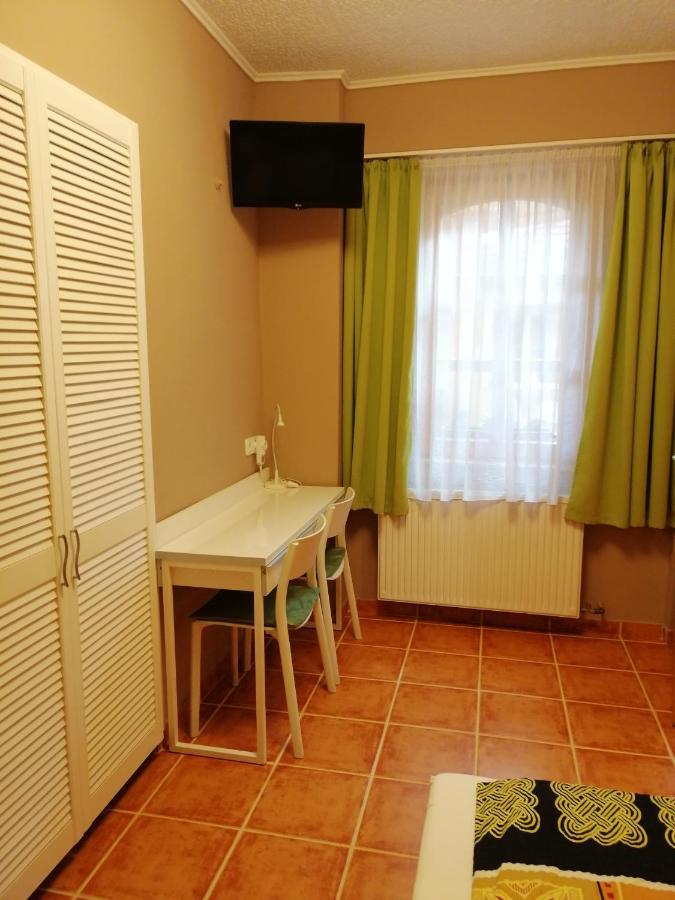 Egyágyas szoba saját fürdőszobával