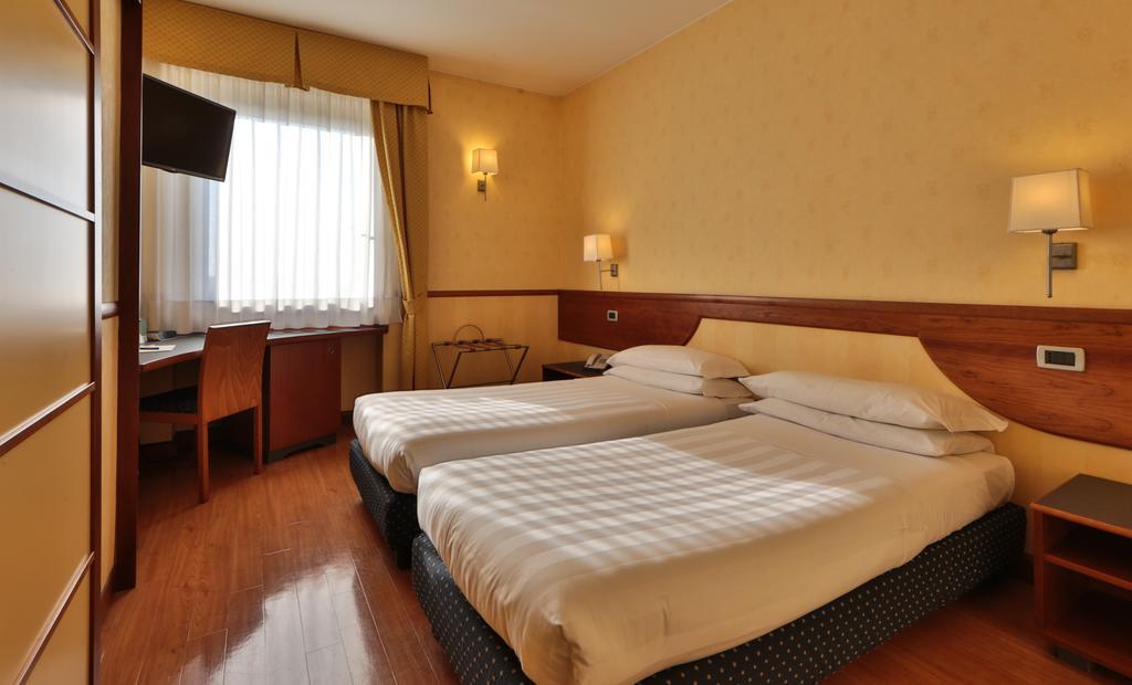 Classic Single Room
