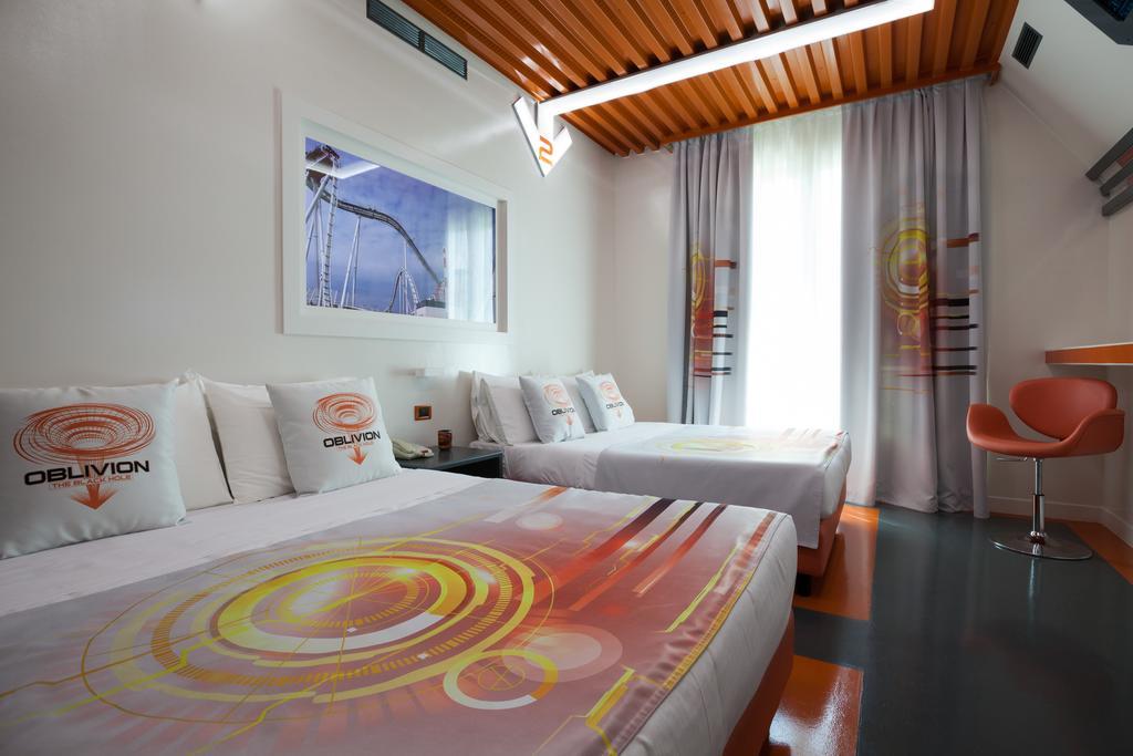 Roulette Themed Room B