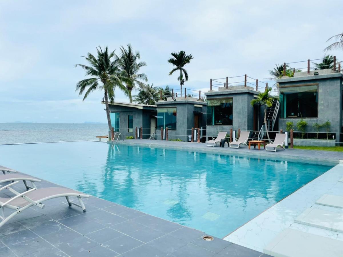 Deluxe Bungalow
