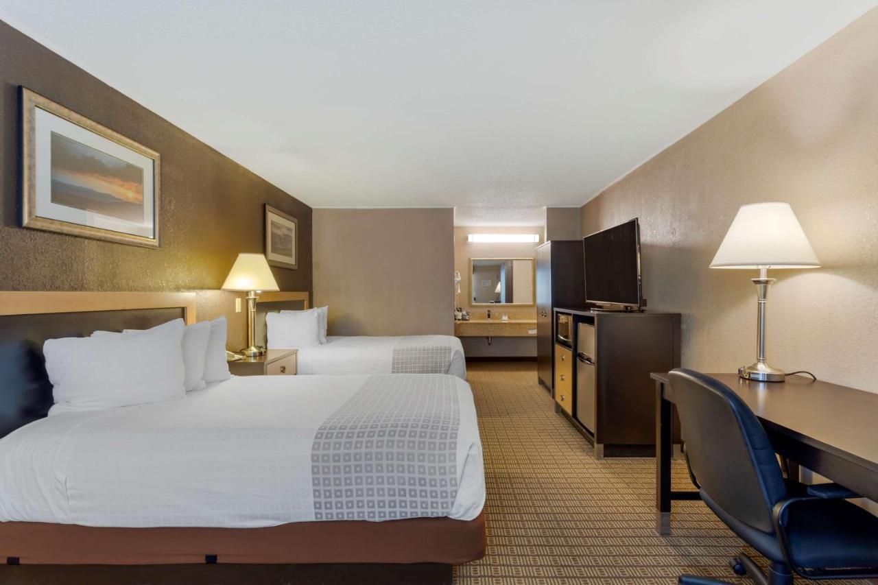 Double Room with Two Double Beds - Non-Smoking